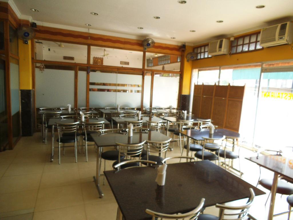 City Centre Hotel อการ์ตาลา ภายนอก รูปภาพ